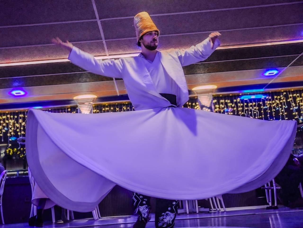 Bosphorus Dinner Cruise with Turkish Shows – Private Table Experience
