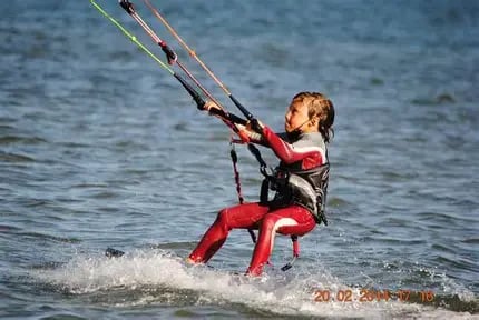 School Kitesurfing Trips Qatar | Qool Tourism