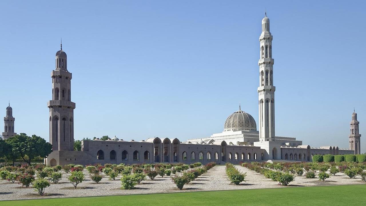 Muscat Tranquil Waves: Beach Holiday Experience for 8 Days