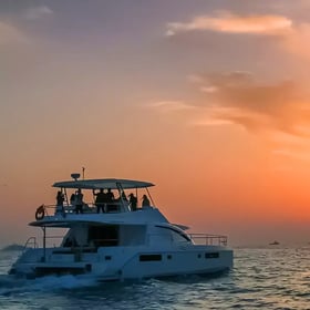 Scenic Sunset Yacht Dining Experience Dubai | Luxury Dinner Cruise & Skyline Views