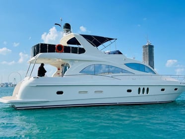 Luxury Yacht Majesty 70 - 70 Ft, Up to 30 Guests