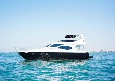 Dubai Marine 62 – Luxury Yacht Experience