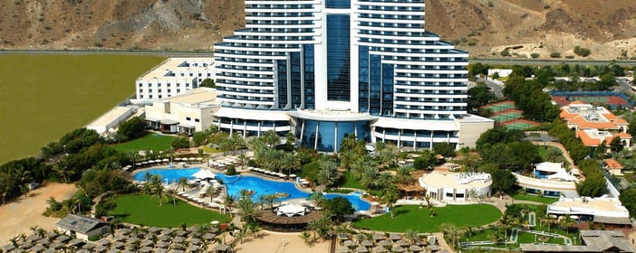 Le Méridien Al Aqah Relax & Dine | Beach & Pool Access