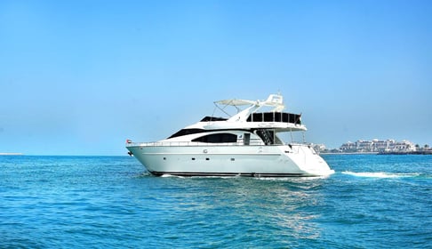 Azimut 80 Luxury Flybridge Yacht Experience