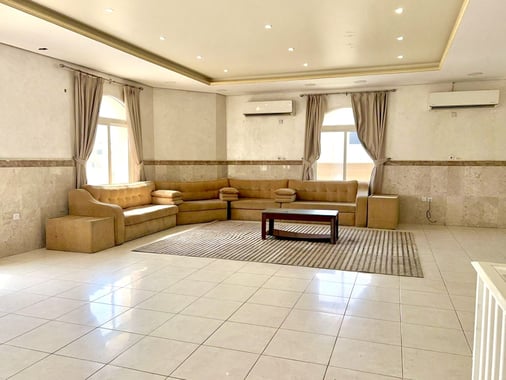 Premium 3-Bedroom Holiday Villa Staycation Experience in Umm Salal, Qatar - QVAAO