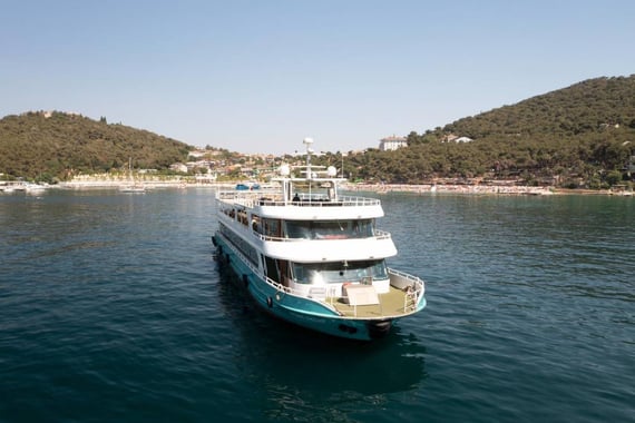 Princes’ Islands Tour to Büyükada & Kınalıada with Lunch