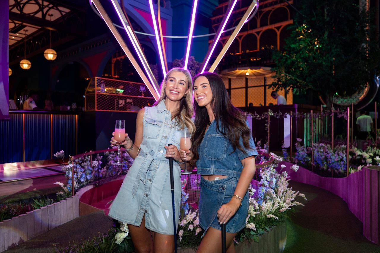 Dubai Iconic Crazy Golf and Craft Beer Combo Experience