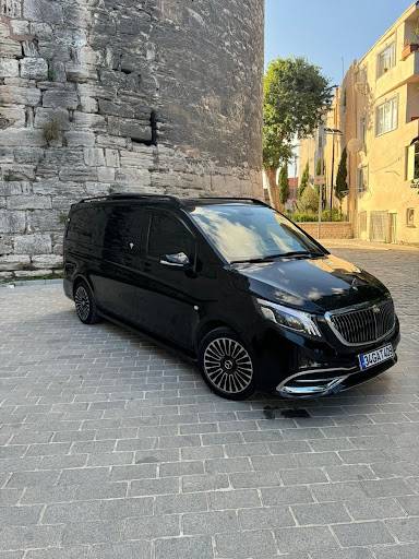 Transfer privado al aeropuerto de Estambul en furgoneta